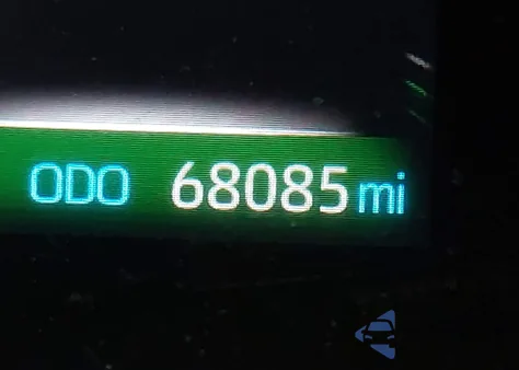 2021 Toyota Rav4 Xle z USA, uszkodzony, nr VIN 2T3W1RFV8MC122896